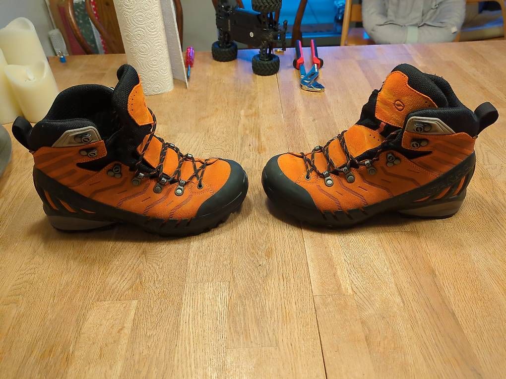 Scarpe da uomo: Scarpa Cyclone-S GTX Wanderschuhe Grösse 40.5 – Usato da Basel venduto da jul_p9js 1