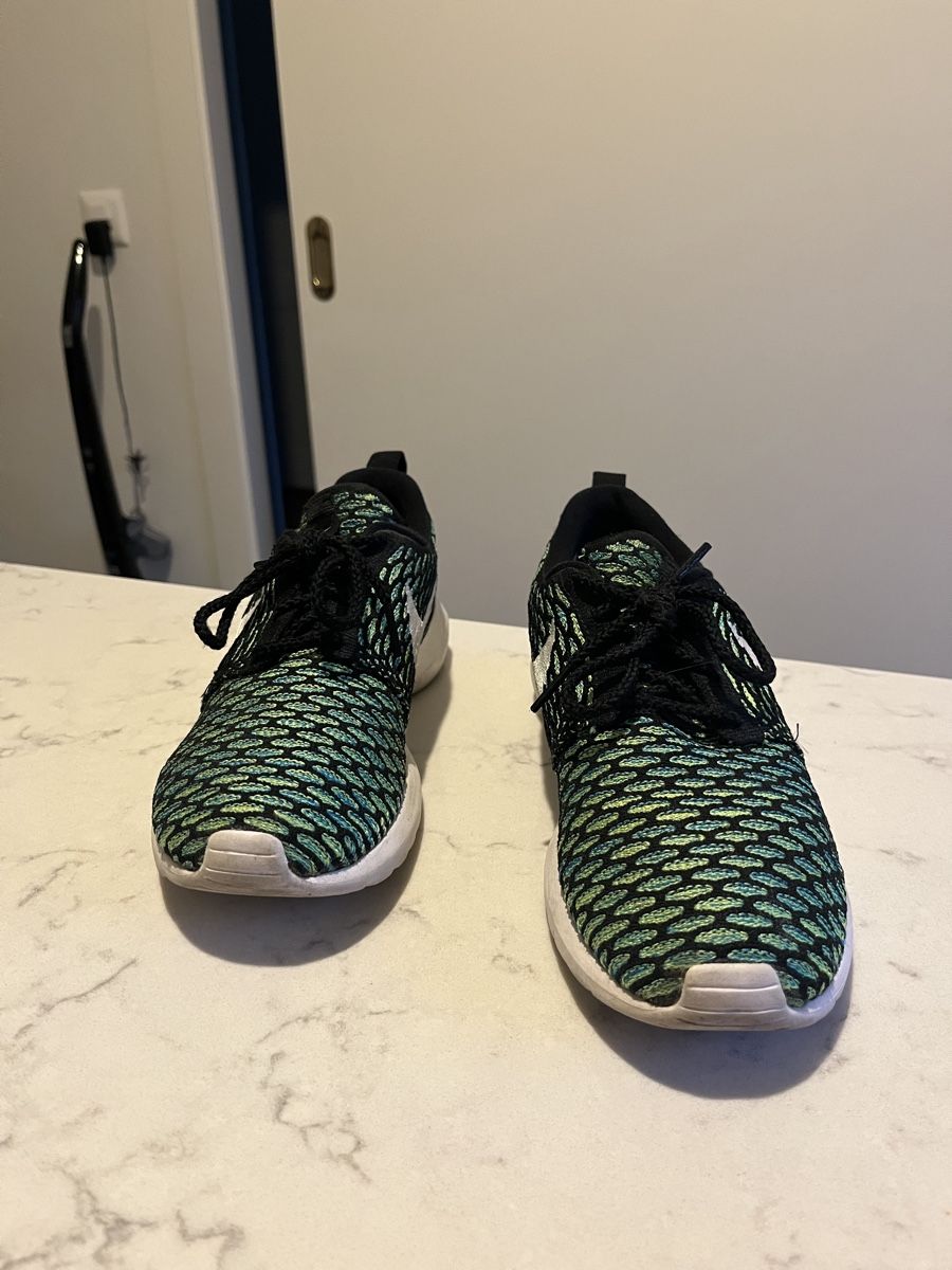 Nike Scarpe da uomo: Nike Roshe Run Flyknit Trainers - Great Condition – Usato da Mies venduto da nic_yk5d 4