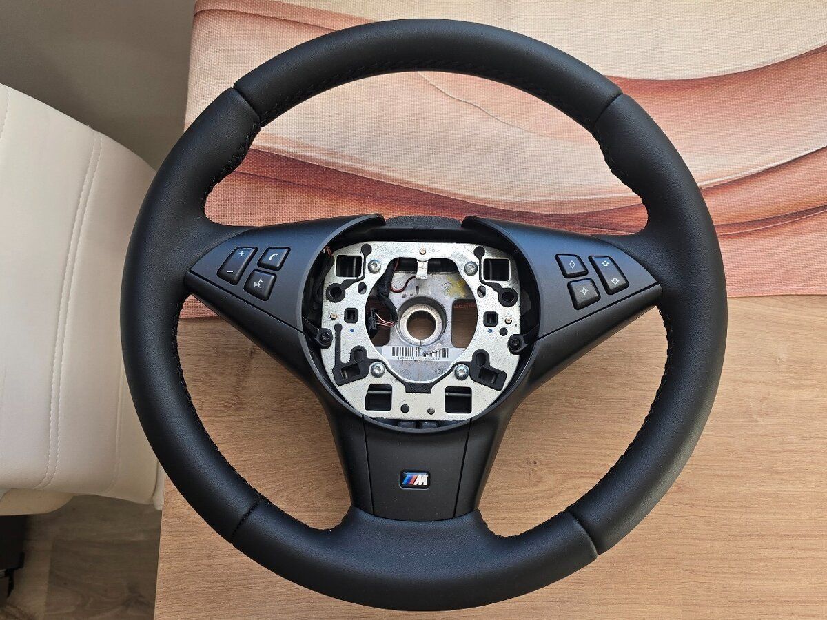 BMW Tutti pezzi di ricambio auto: Neues Leder lenkrad BMW E60 E61 E60M E61M E63 E63M M5 BMW M6 – Nuovo (secondo la descrizione) da Auw venduto da Neo_z2rq