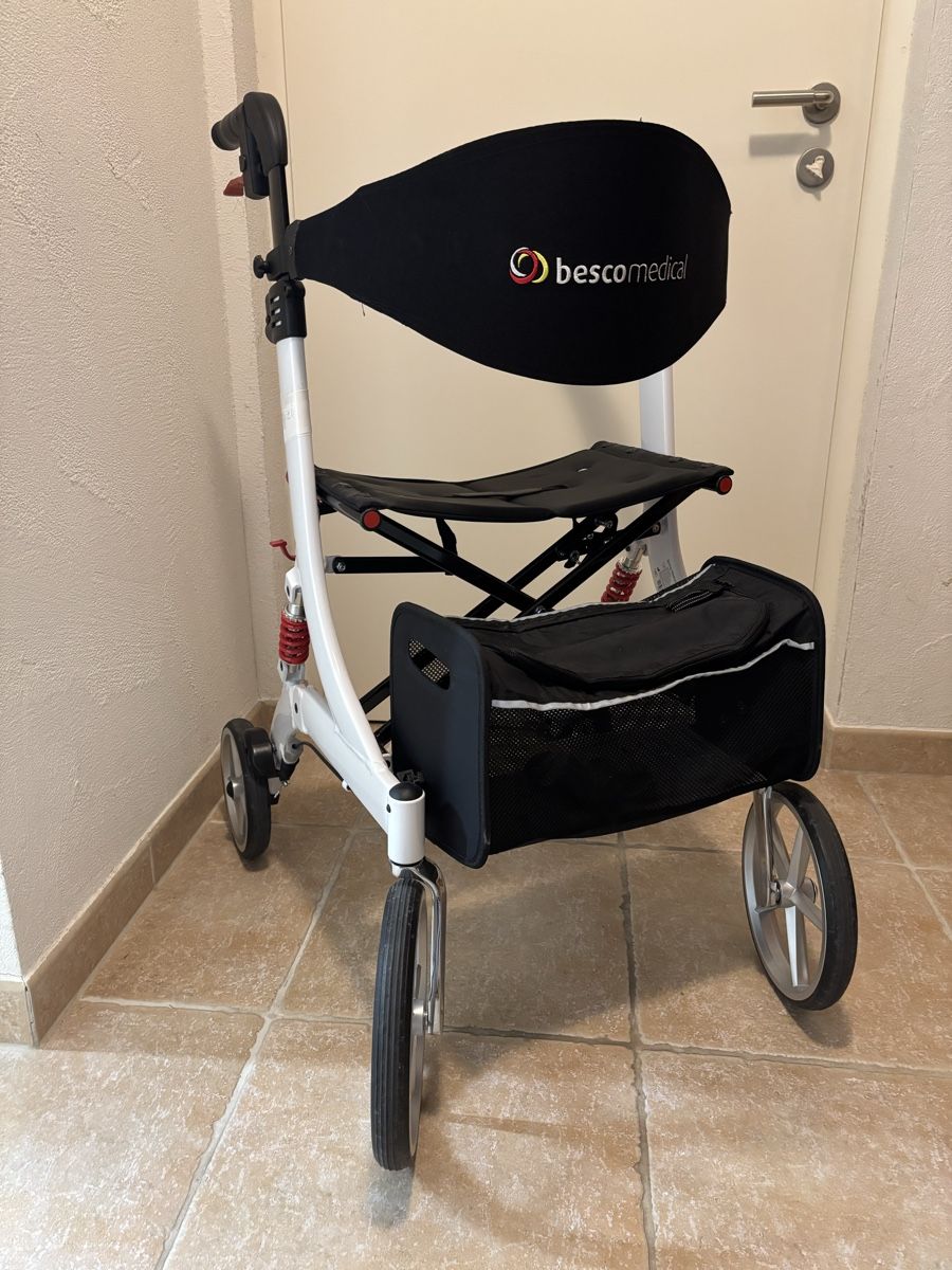 Ausili per la deambulazione: Rollator – Nuovo (secondo la descrizione) da Wangen ZH venduto da Surprise99 1