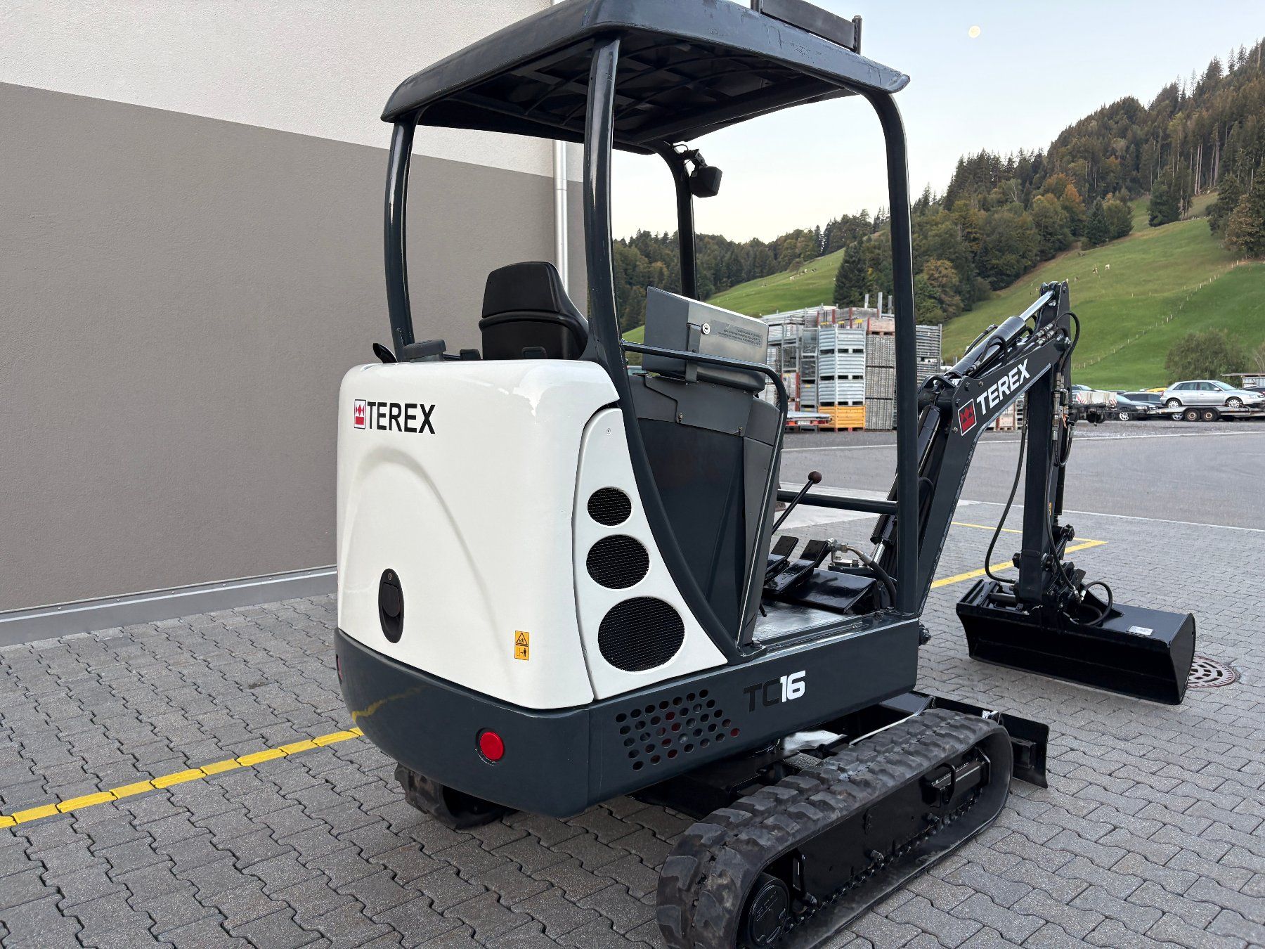 Bagger: Bagger 1.7 To – Gebraucht aus Rothenthurm von FHS6418 1