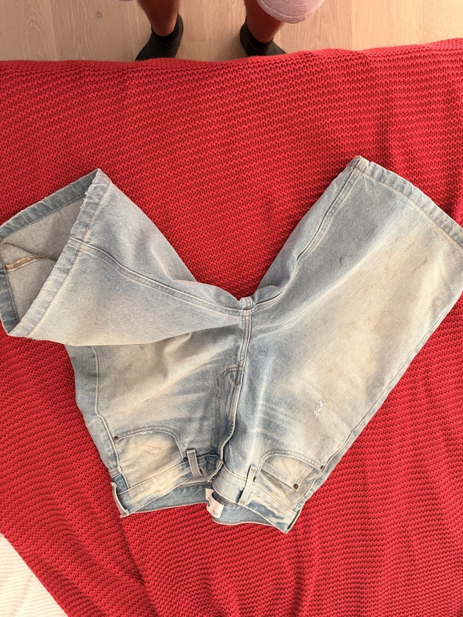 Jeans: Denim Shorts Light Blue Distressed Size 32 Used – Usato da Aesch BL venduto da AuroPiz 1