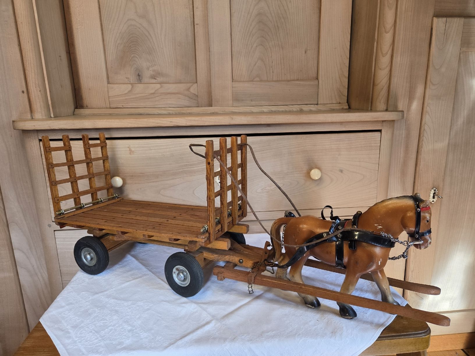 Giocattoli: Holzpferd mit Wagen, Made in Western Germany – Usato da Muotathal venduto da sch_h6cz 2