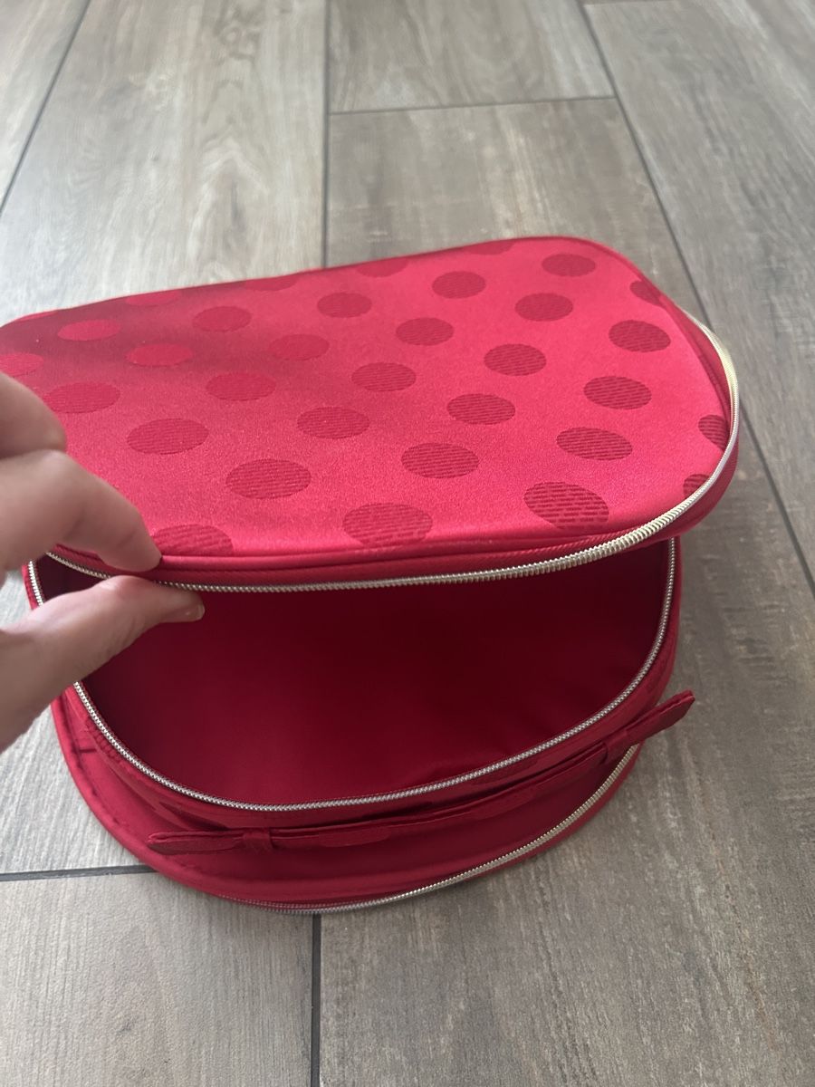 Estée Lauder Make-up: Estee Lauder Make-up Bag and Cosmetics Set – Neu und originalverpackt aus Marin-Epagnier von Kty_1907 7