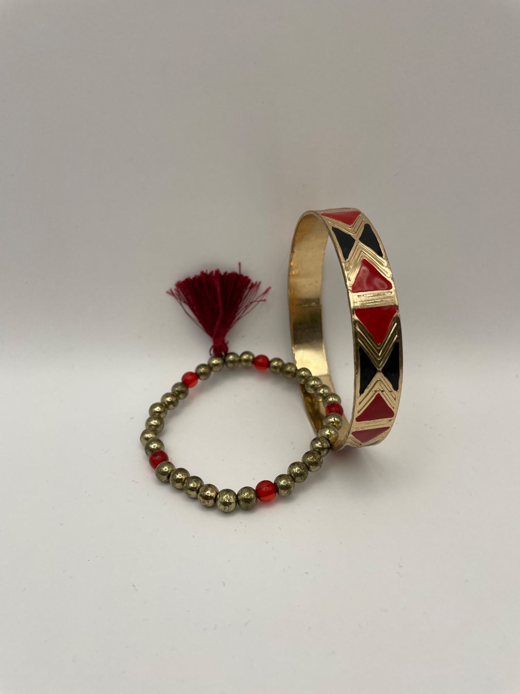 Armbänder & -reifen: Armreif Set  gold/rot – Gebraucht aus Auenstein von moin. 1