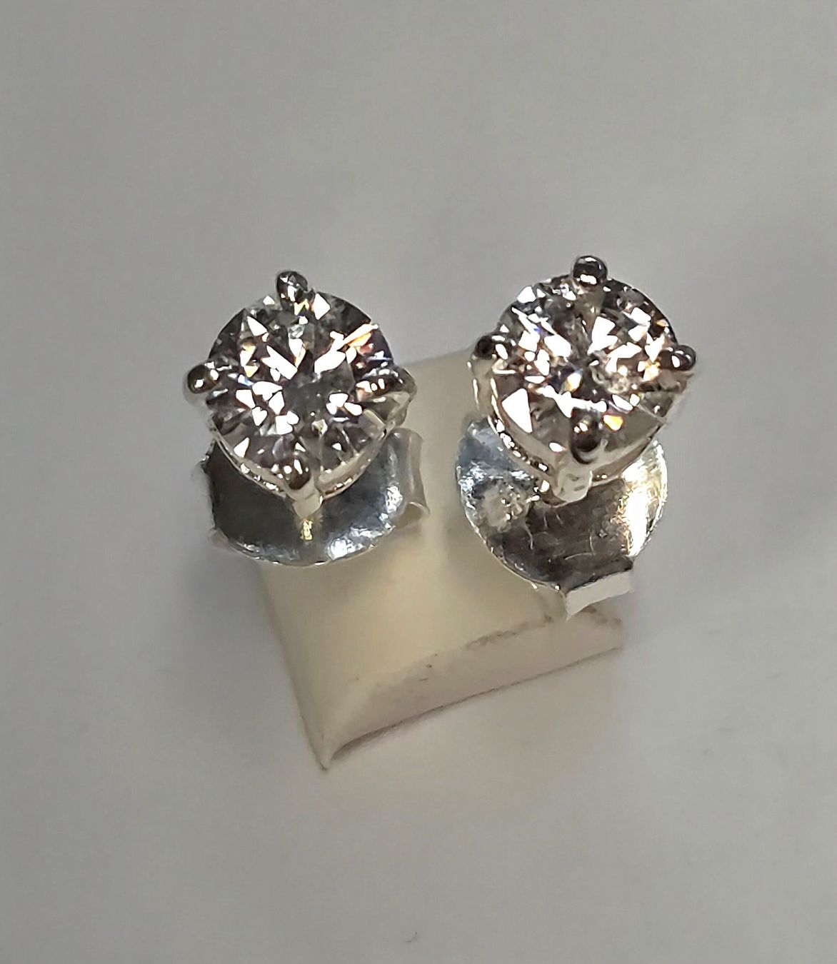 Orecchini pendenti & Orecchini a lobo: Diamant Ohrstecker – Nuovo (secondo la descrizione) da Zürich venduto da adriben 7