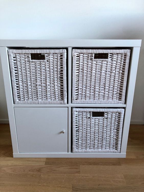 Ikea Kallax with Baskets & Door Acheter sur Ricardo