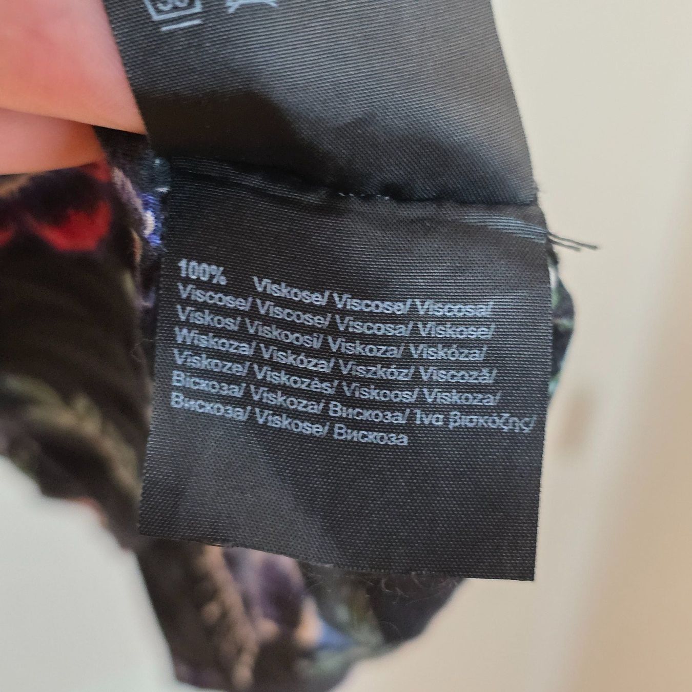 S.Oliver Blusen: 🖤 S.Oliver Blumenbluse Gr. 34 – Romantisch – Gebraucht aus Wald ZH von CapLux 4