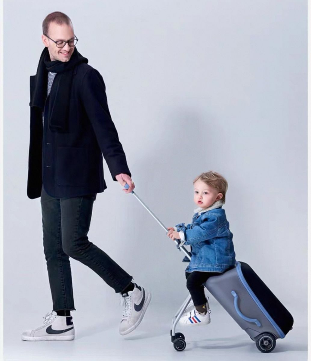 Micro Sonstiges zu Aviatik: Micro Ride-on Suitcase: Fun Travel for Little Explorers! – Gebraucht aus Zug von luc_8rvs 2
