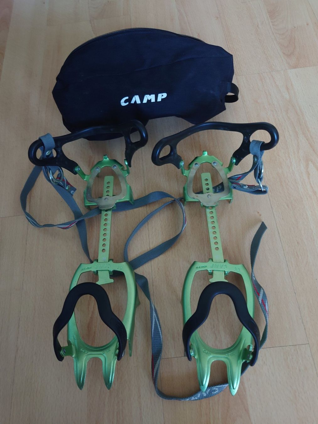 Sonstiges zum Bergsteigen & Wandern: 2 Paar Steigeisen – Gebraucht aus Zürich von MiHa_XXXX 2