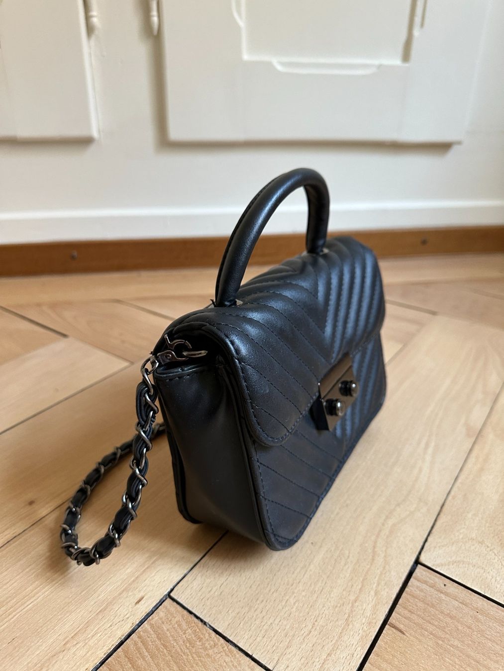 Taschen für Damen: Umhängetasche schwarz – Gebraucht aus Zürich von Diazaio 1