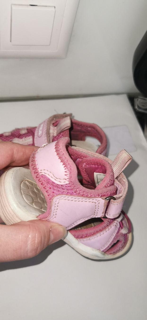 Scarpe per ragazze: Sandalen Gr 20 – Usato da Winterthur venduto da Katyakaterina 4