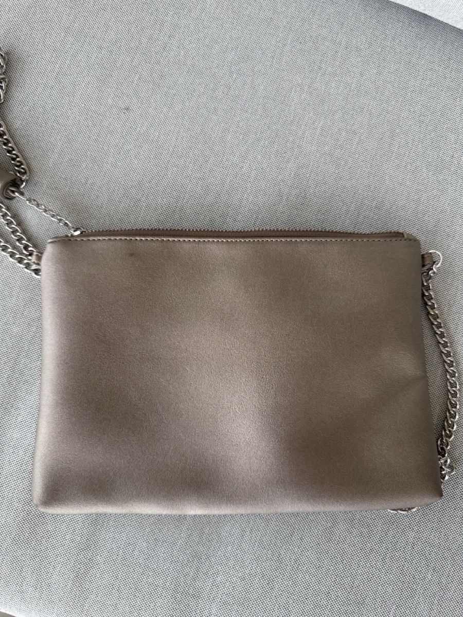 Borse da donna: Pochette chaîne  – Nuovo (secondo la descrizione) da Neuchâtel venduto da mar_7tb2 3