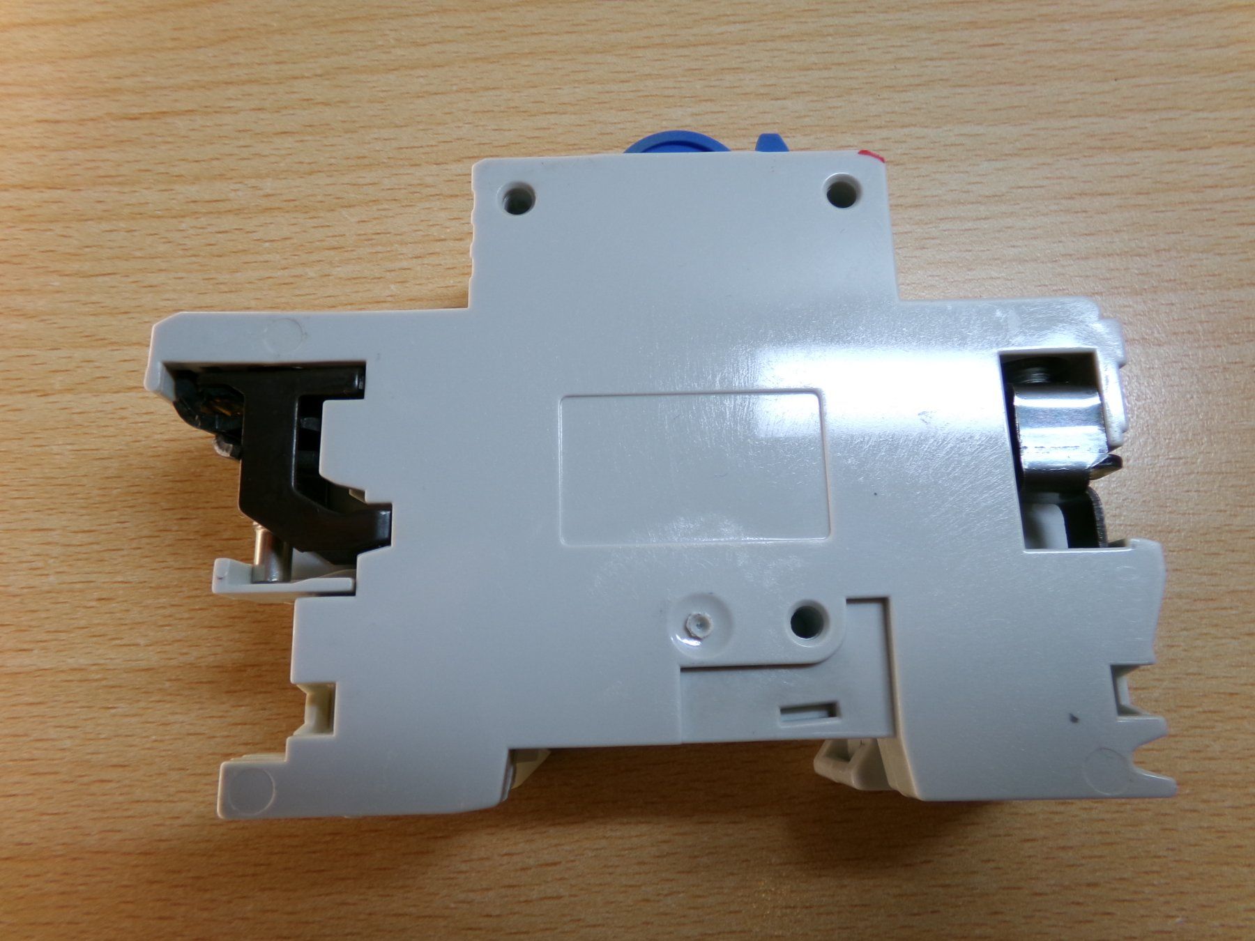 ABB Interruttori: LS G6 mit N-Trenner ABB-smissline – Usato da Hombrechtikon venduto da HGK50 2