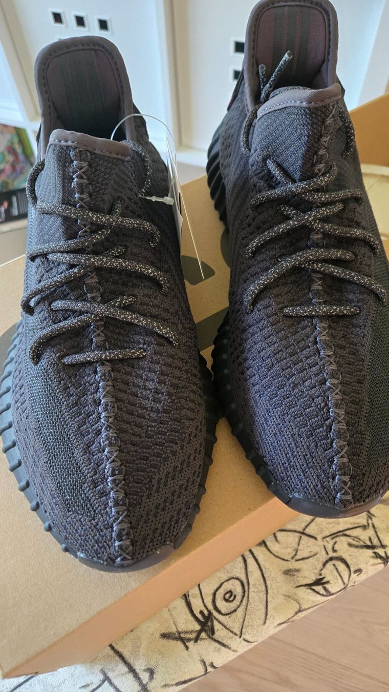 Adidas Scarpe da uomo: Yeezy 350 V2 Black – Nuovo e nell'imballaggio originale da Horgen venduto da Biffy2010 1
