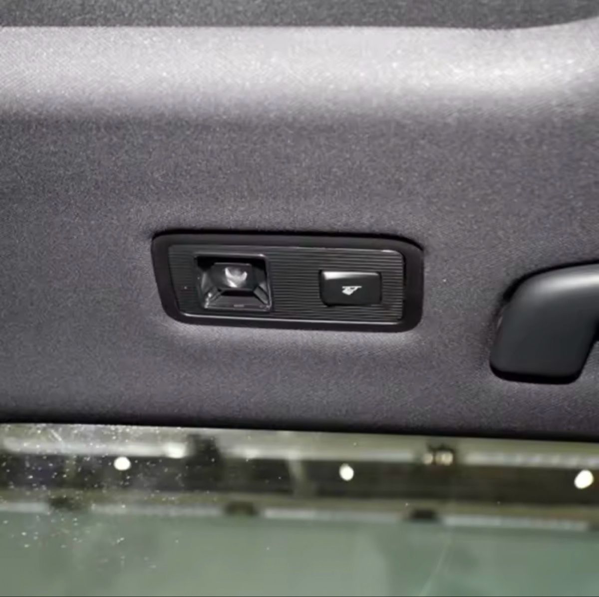 Volkswagen Tutti pezzi di ricambio auto: Originale Deckenleuchten Golf 7 Variant/ Passat B8/ Tiguan 2 – Usato da Luzern venduto da Prof.Farnsworth 3