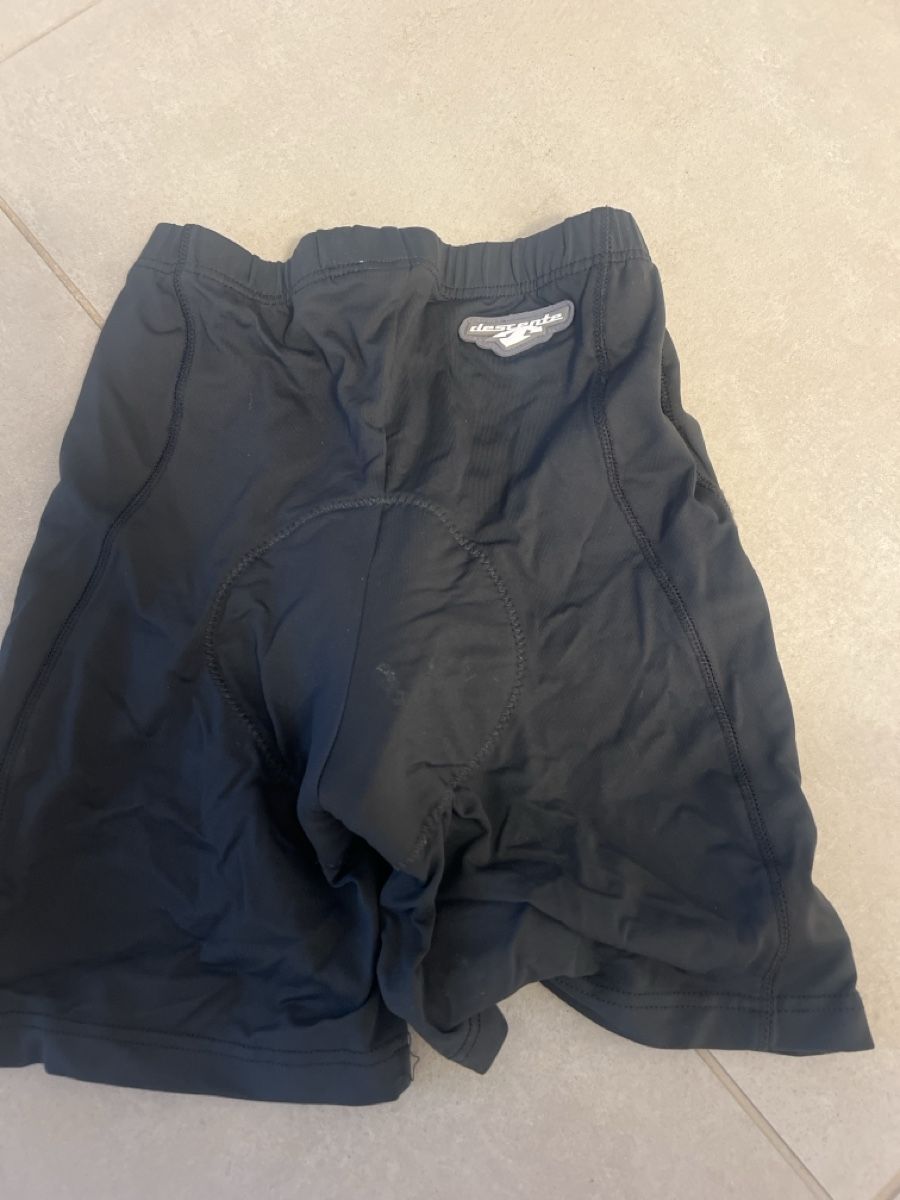 Pantaloni: Descente Radlerhose, Grösse S – Usato da Schönenberg ZH venduto da Bosh 1