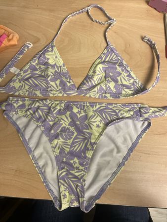 Olaian Sommer Bikini Set mit Blumenmuster, Gr.152, Lila