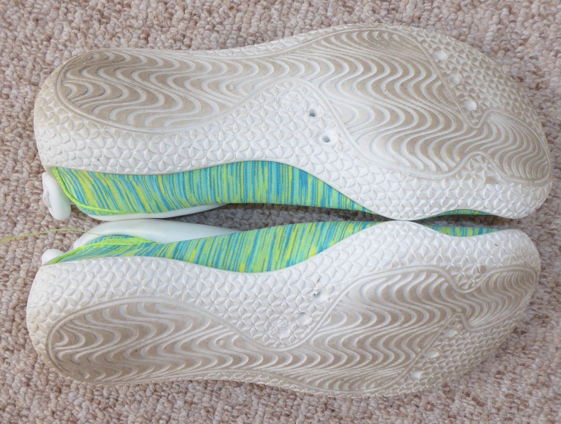 Scarpe per ragazze: Badeschuhe Gr. 34/35 – Usato da Wettingen venduto da tonia3 1