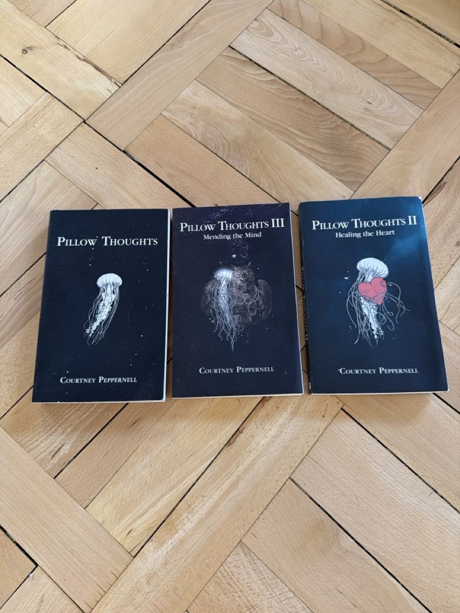 Libri: Pillow Thoughts Poetry – Usato da Zürich venduto da by.mr.evans