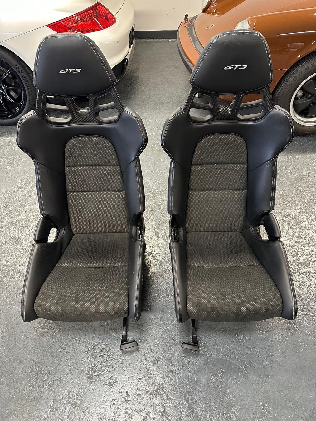 Porsche Tutti pezzi di ricambio auto: Porsche 992 GT3 Bucket Seats – Usato da Veyrier venduto da FerranP