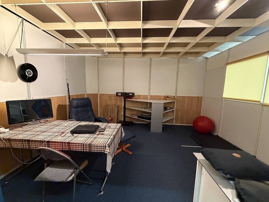 Sonstiges für Firmenanlässe & Parties: Messestand oder Büro – Gebraucht aus Zofingen von buddy55