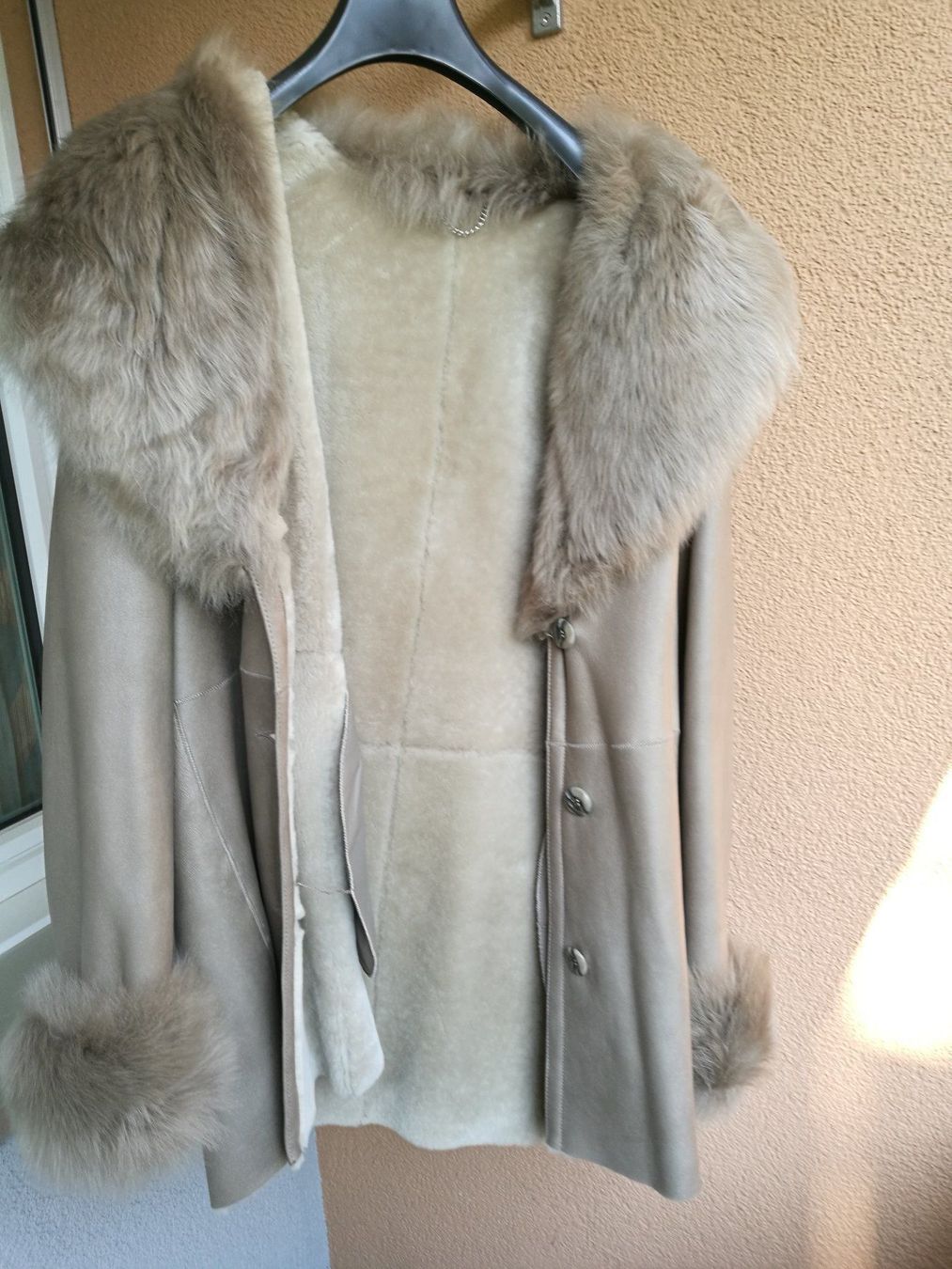 Madeleine Giacche: Lammfelljacke echt hellgrau-beige von Madeleine – Nuovo (secondo la descrizione) da Horn venduto da sonjamenzi