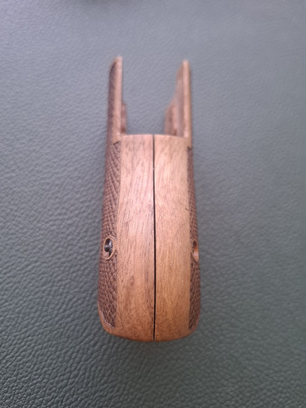 Articoli in legno: Nussbaum Griffschalen für die Dessert Eagle  – Nuovo (secondo la descrizione) da Rothrist venduto da griffe 2