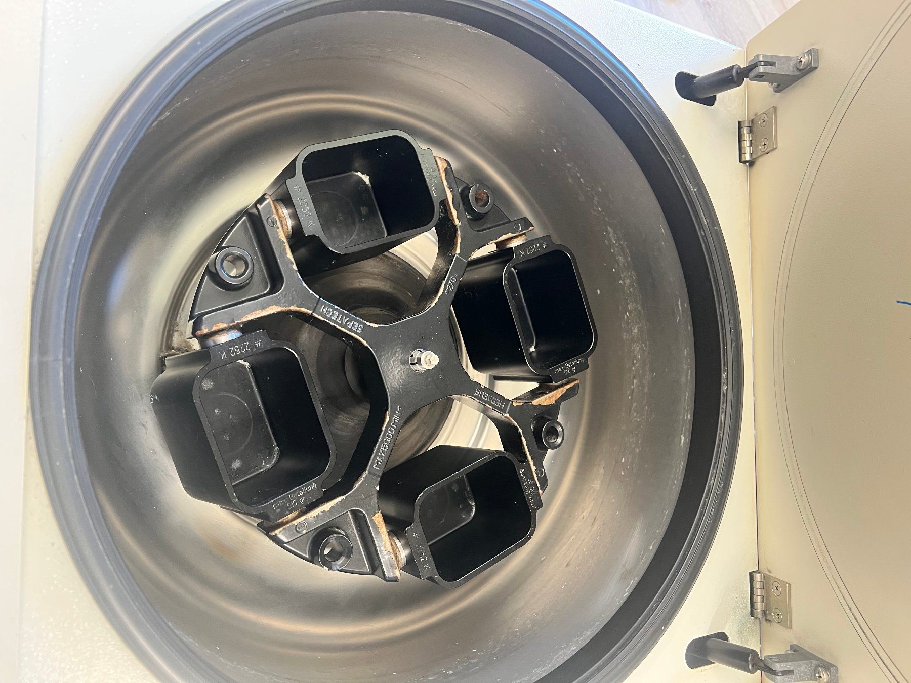 Accessori da laboratorio: Heraeus Megafuge 1.0R – Usato da Niederdorf venduto da LeptonAG_Labor 3