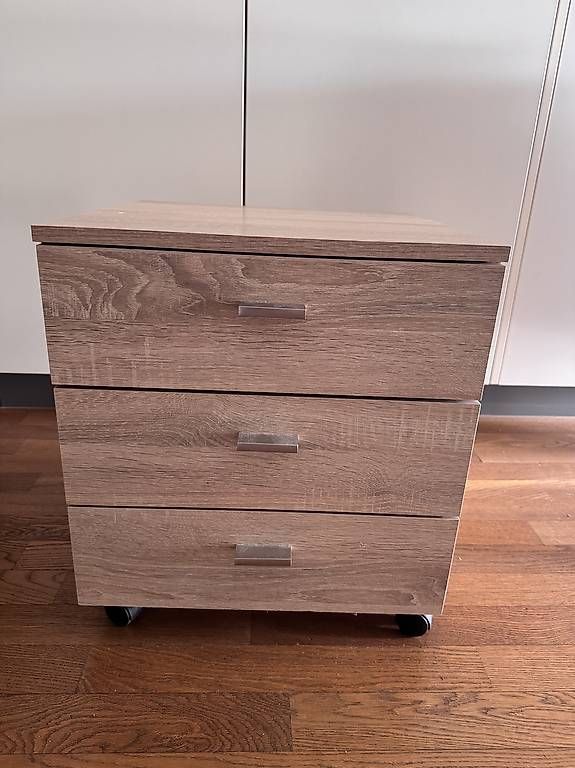 Tables de nuit:     Moderner Nachttisch Holzoptik – D'occasion à Zug par Luca_01_
