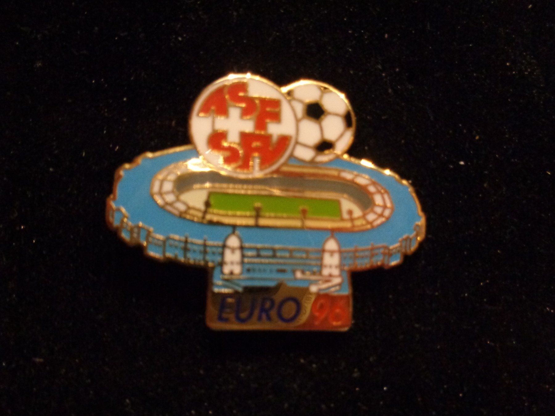 Placchette & Badge: Pin EURO 96 – Usato da Birsfelden venduto da Albatros55