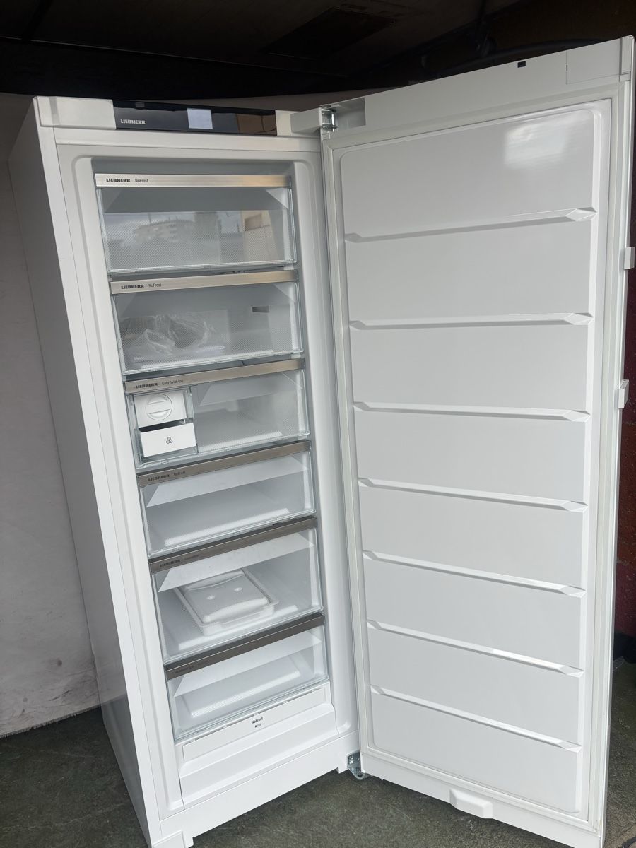 Liebherr Gefrierschrank: Neuwertiger Gefrierschrank LIEBHERR  – Gebraucht aus Gränichen von R.7 4