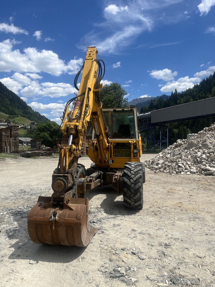 Menzi Muck Escavatori: Menzi Muck 6000 mobile – Usato da Airolo venduto da babaleone 1