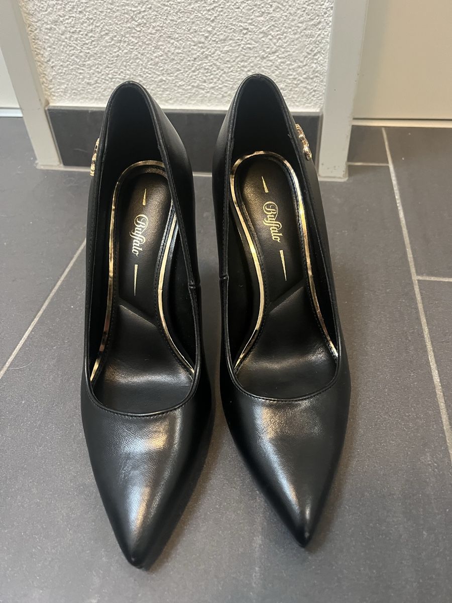 Buffalo Damenschuhe: NEUE Buffalo Pumps – Neu (gemäss Beschreibung) aus Eschenbach LU von fva_w6dz