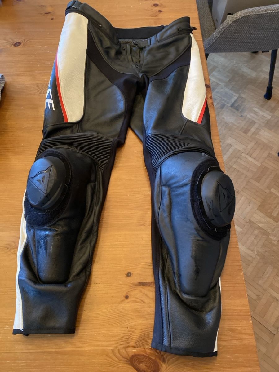 Dainese Pantalons: Dainese – D'occasion à Hünenberg par eliphja