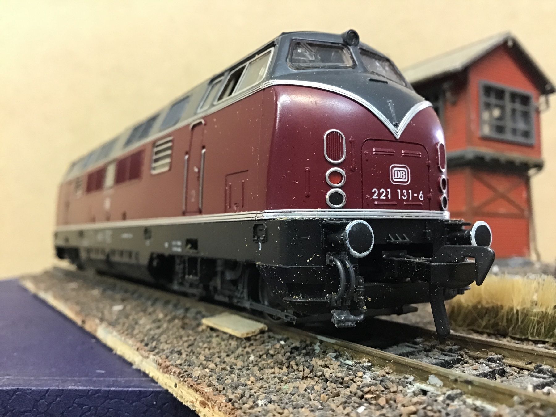 Fleischmann Modellini di ferrovie: Fleischmann HO Diesellokomotive BR 221 DB – Usato da Männedorf venduto da Modelle-aller-Art 3