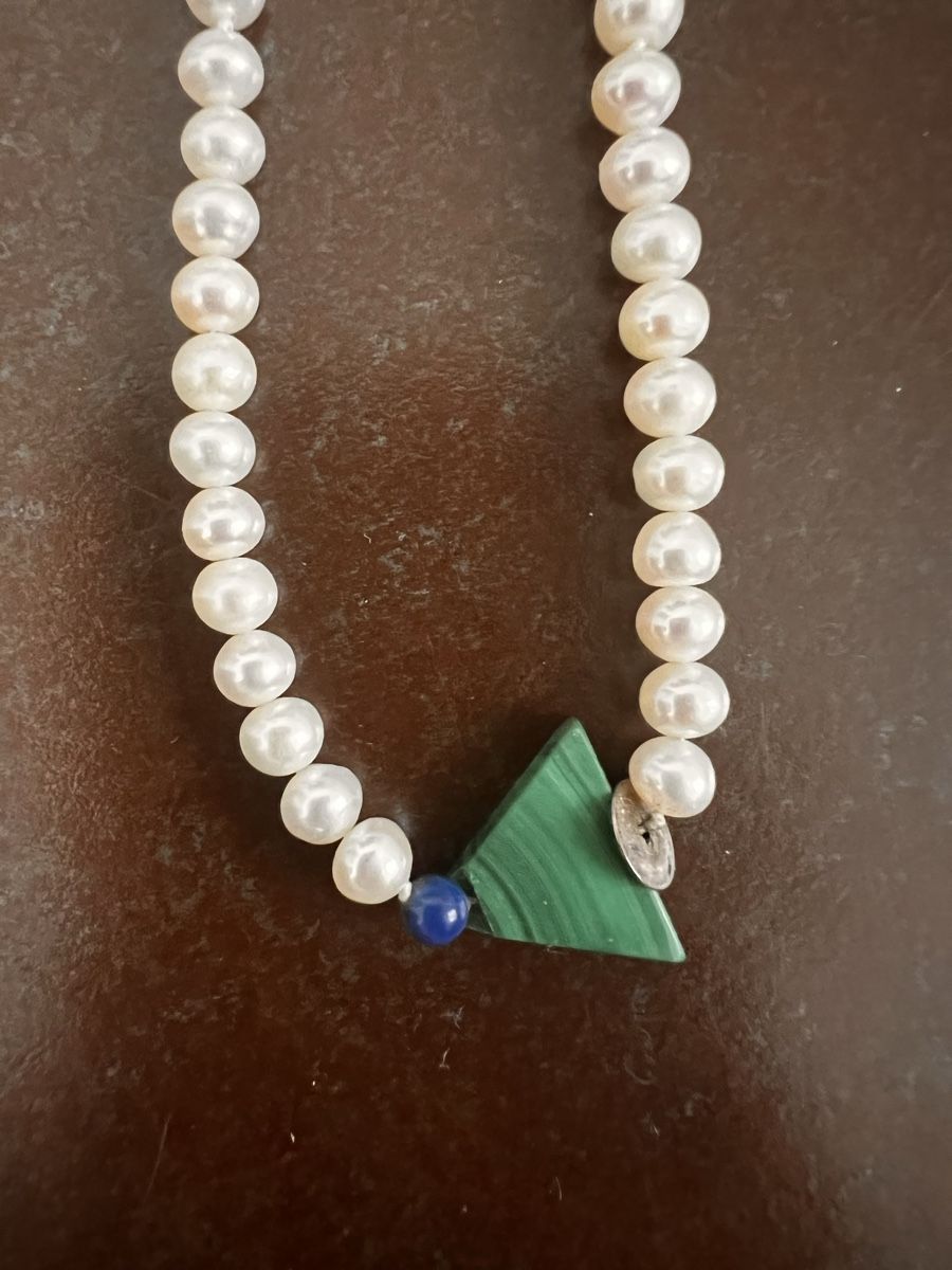 Catenine: Perlenkette mit dekorativem Stein, Silberverschluss – Nuovo (secondo la descrizione) da Bern venduto da ckna3005