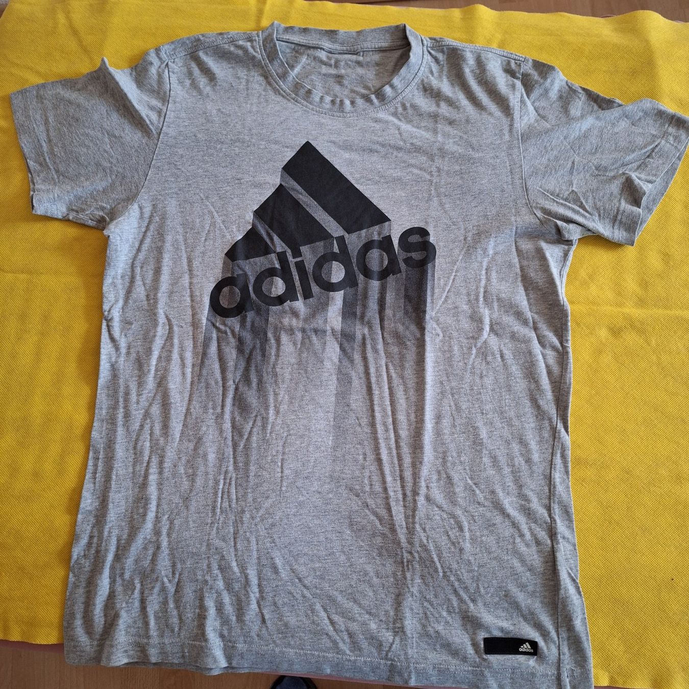Adidas T-Shirts: Adidas T-Shirt Grau, Grösse M – Neu (gemäss Beschreibung) aus Hettenschwil von Schneuggi2 2