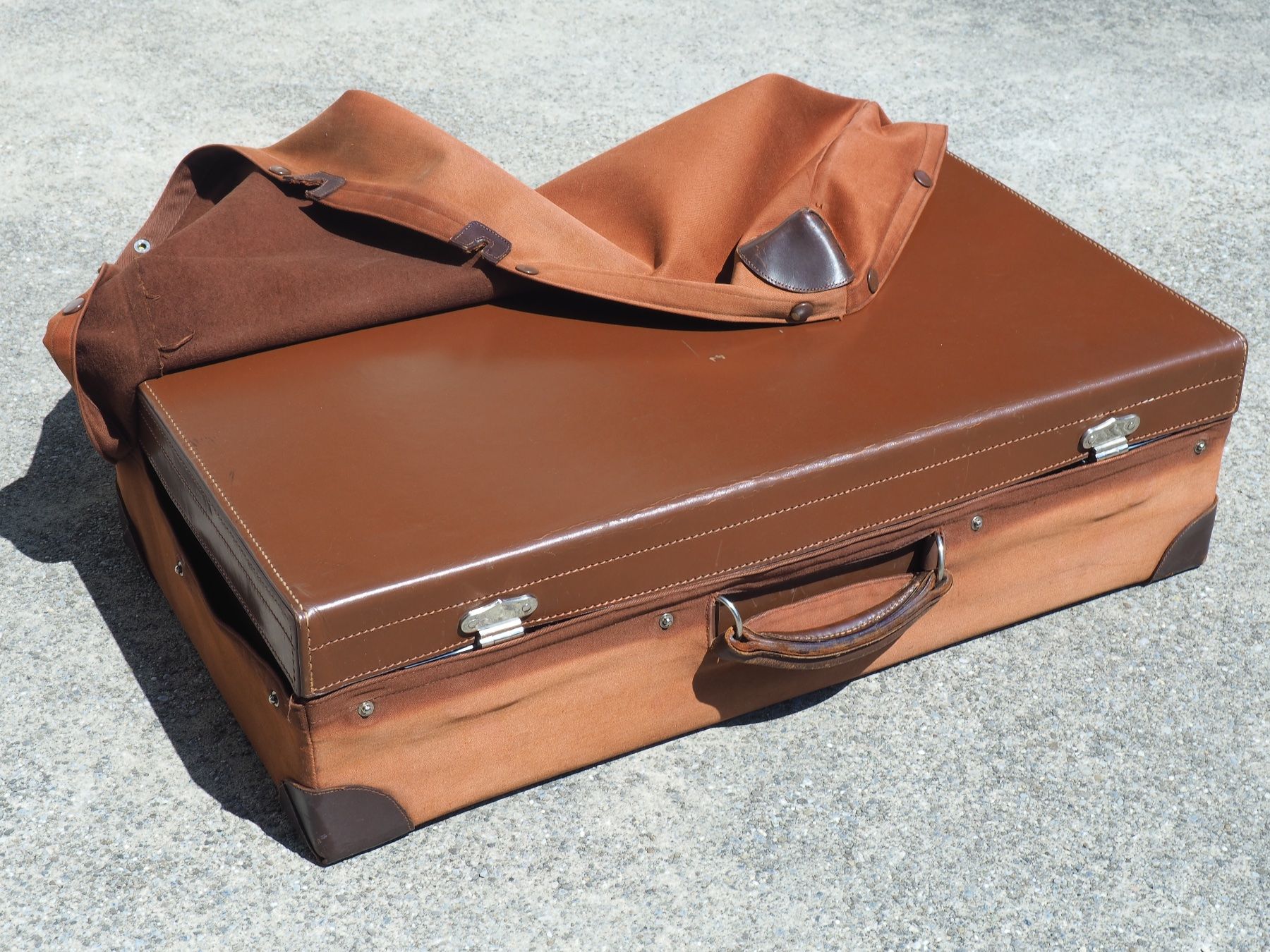 Valigie: Reisekoffer Vintage England, mit Überzug, Oldtimer – Usato da Unterentfelden venduto da Organized 2