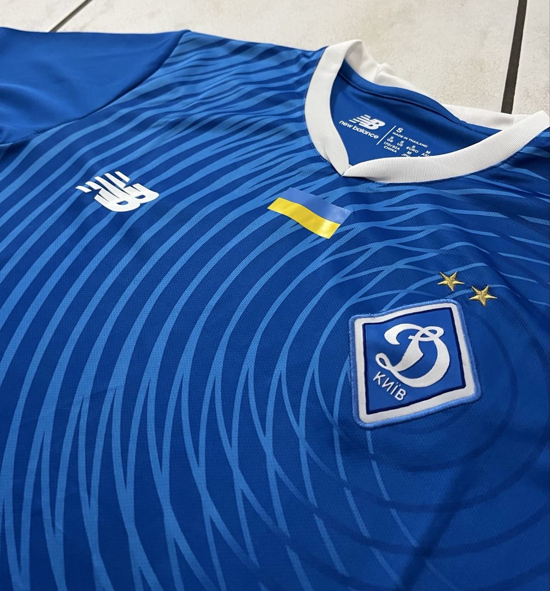 New Balance Canottiere & Pantaloni: Dynamo Kiew Away 23/24 (Grösse S) – Usato da Fahrwangen venduto da rocer7 1