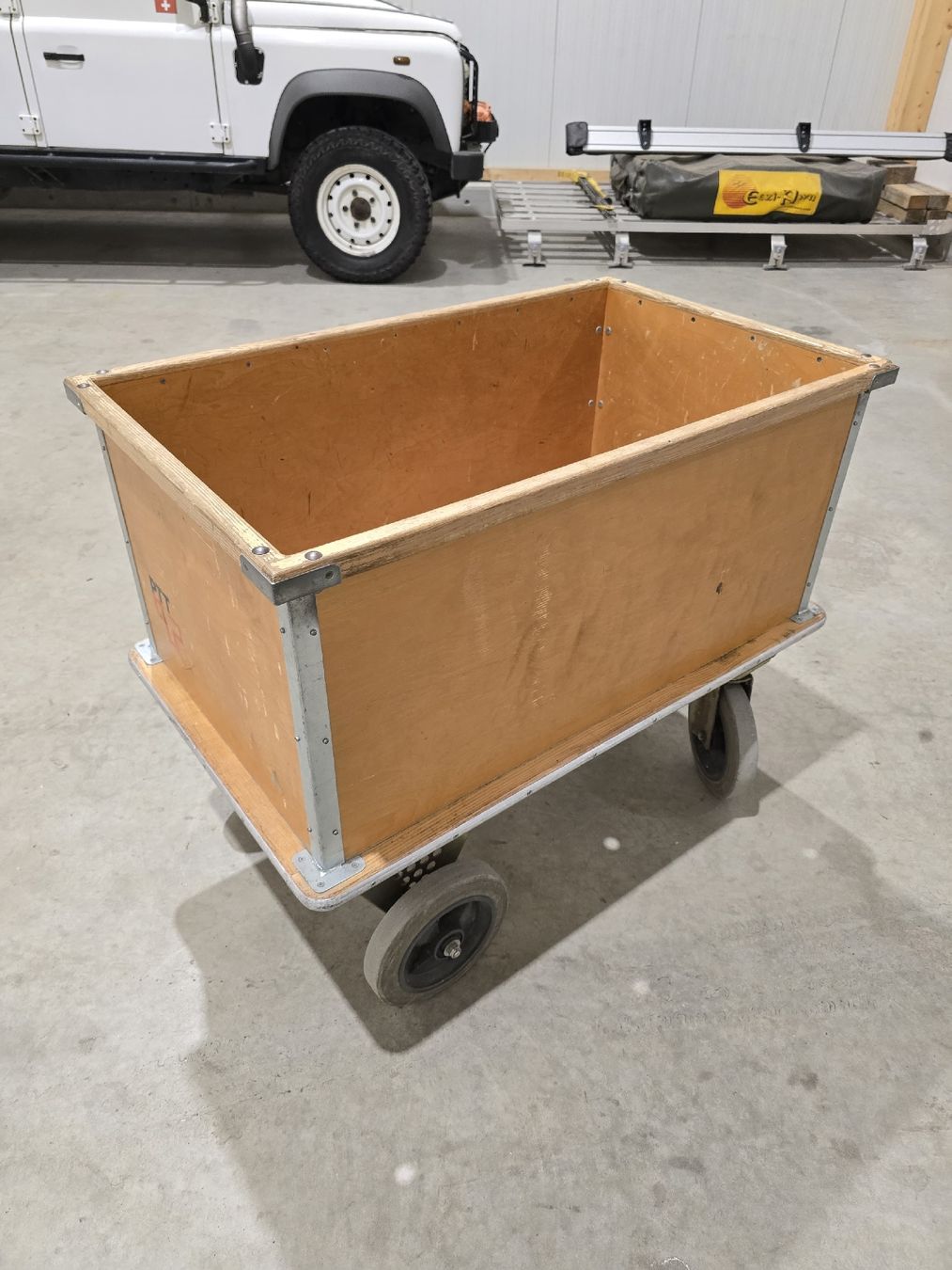 Carrelli di trasporto: Original PTT Rollwagen, robust und praktisch – Usato da Neuenkirch venduto da Saedu 2