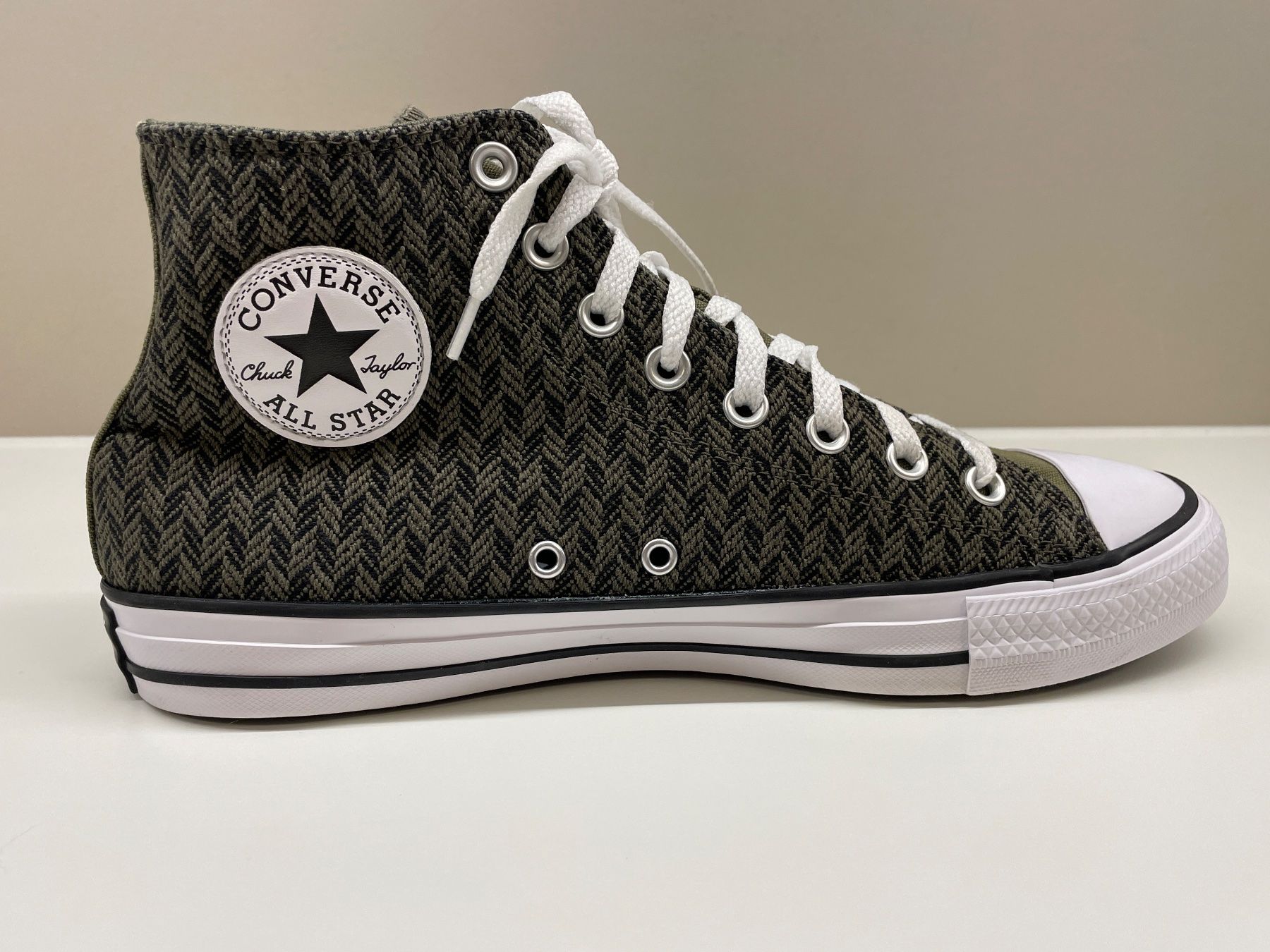Converse Scarpe da uomo: Seltene Converse All Star High Top Army Green US Version – Nuovo (secondo la descrizione) da Brugg AG venduto da Pfl70