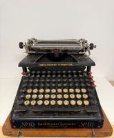 Schreibmaschine SMITH PREMIER No. 10 mit Abdeckung, 1908-21