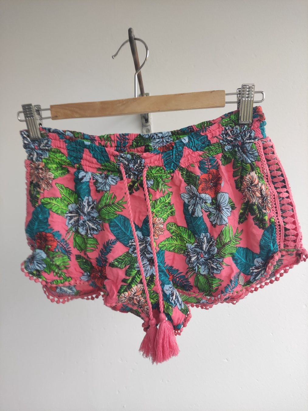 Superdry Hosen: Shorts bunt Gr. XS Superdry – Neu (gemäss Beschreibung) aus Schliern b. Köniz von Pecannut