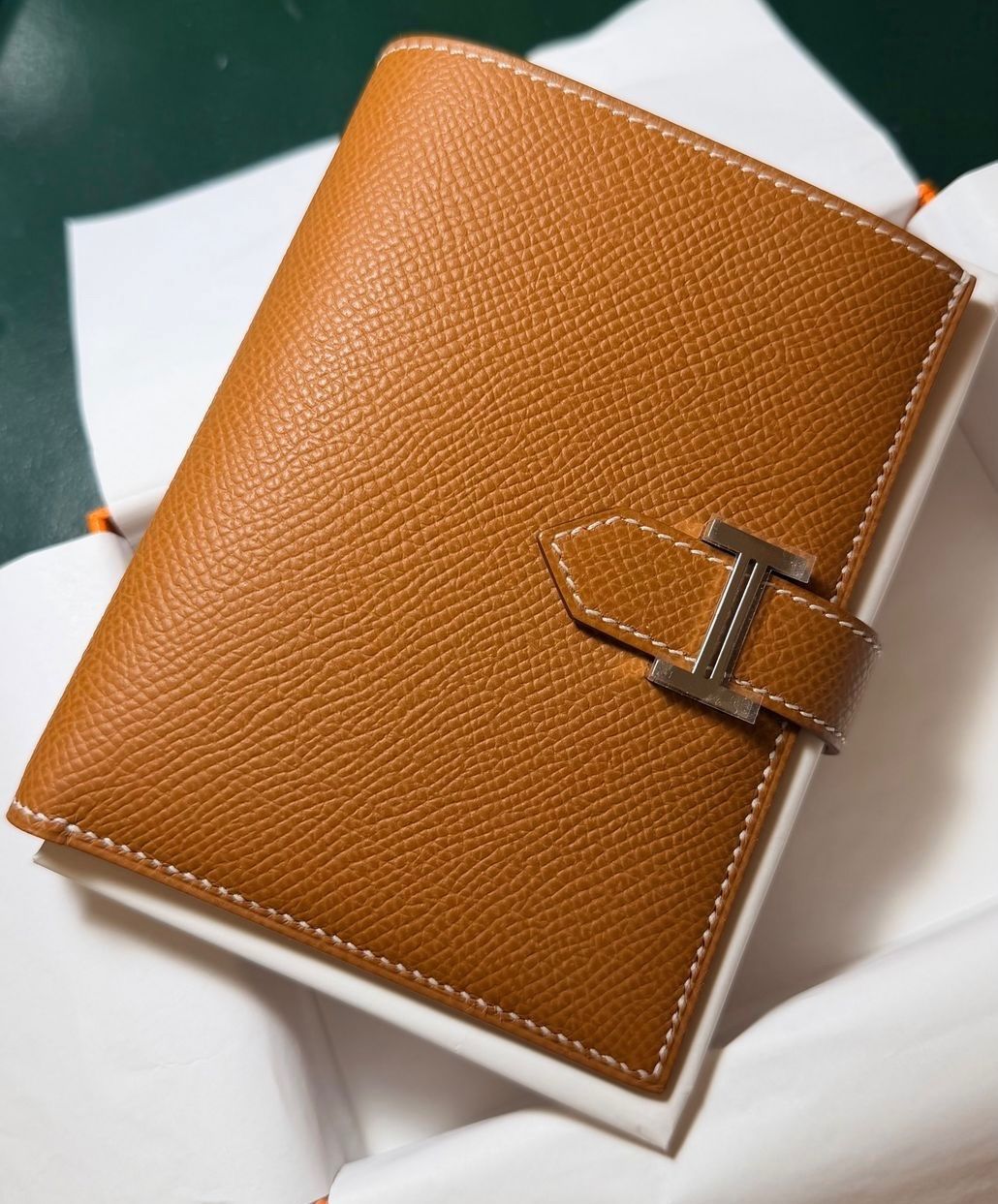 Hermès Portamonete: Hermès Bearn Compact Wallet, braun – Nuovo (secondo la descrizione) da Triesen venduto da atos87