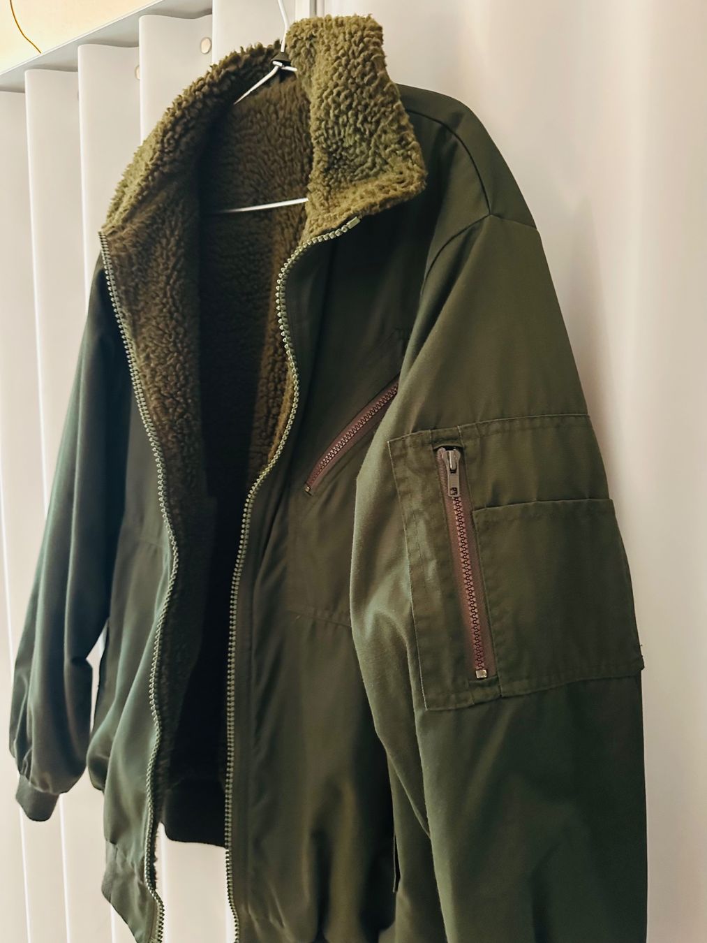 Jacken: Bomber Jacke Gr. L-XL Green – Gebraucht aus Zürich von VR2528 3