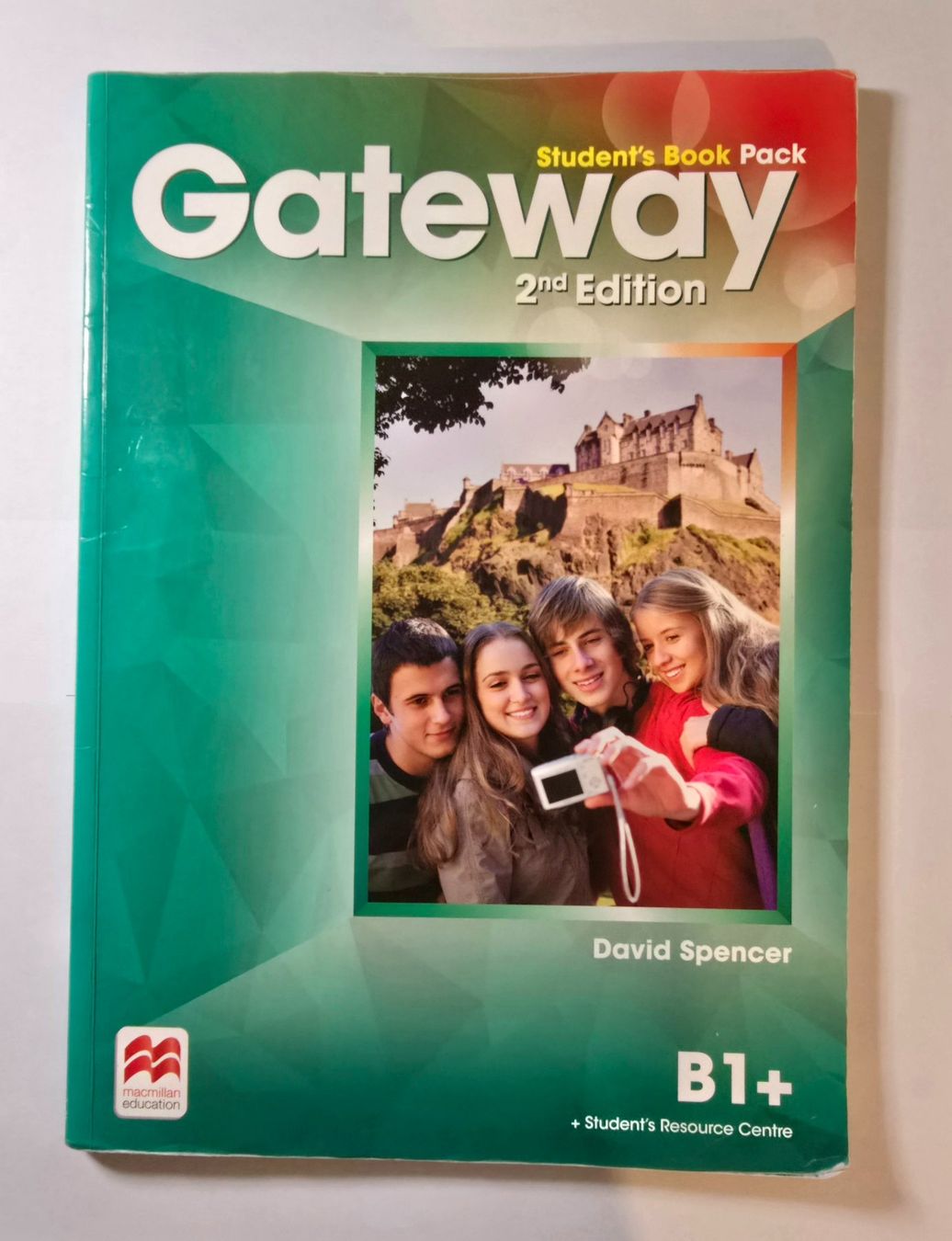 Libri: Gateway B1+ Student Pack with Resource Center – Usato da Zürich venduto da pfo_tjp8