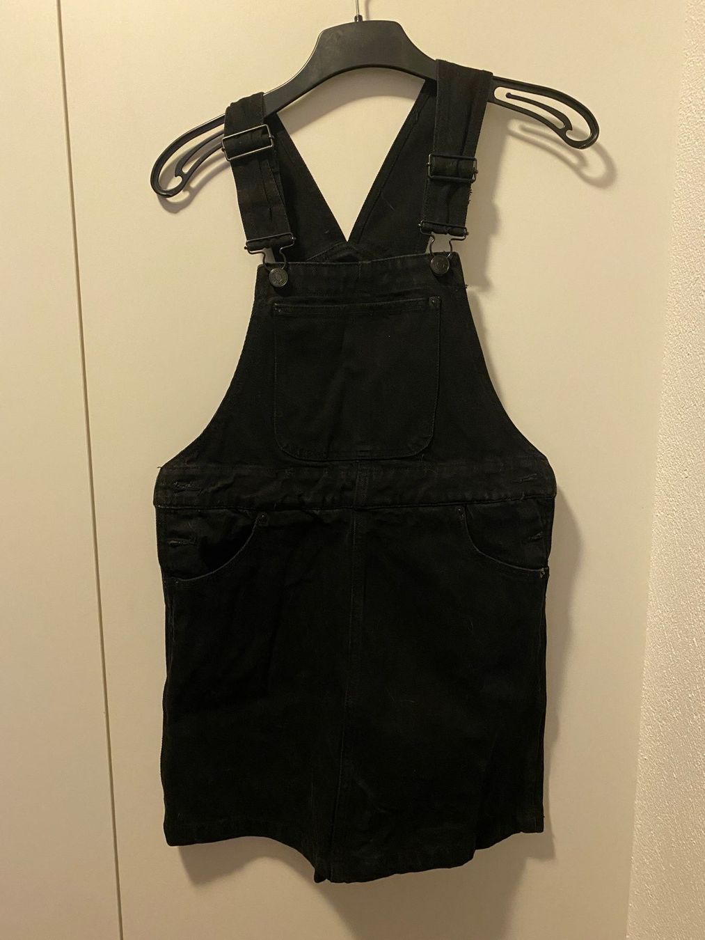 Monki Robes: Latzkleid – D'occasion à Winterthur par an.ba