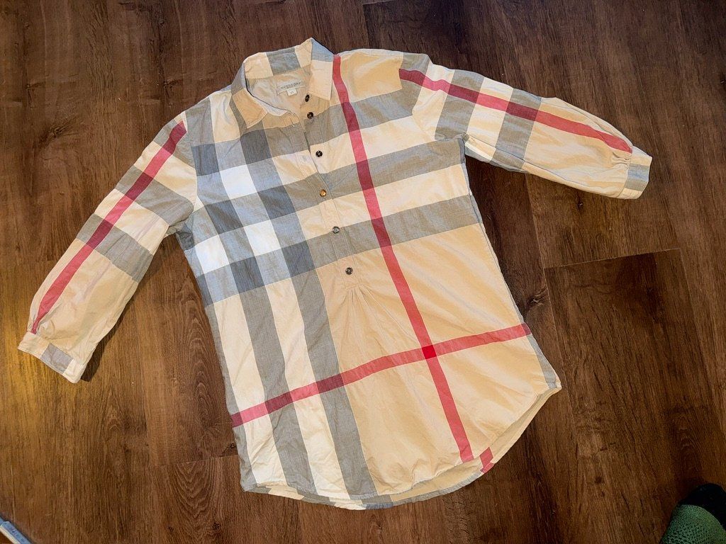 Burberry Tuniche: Burberry tunic blouse - XS – Nuovo e nell'imballaggio originale da St-Sulpice VD venduto da juhdu