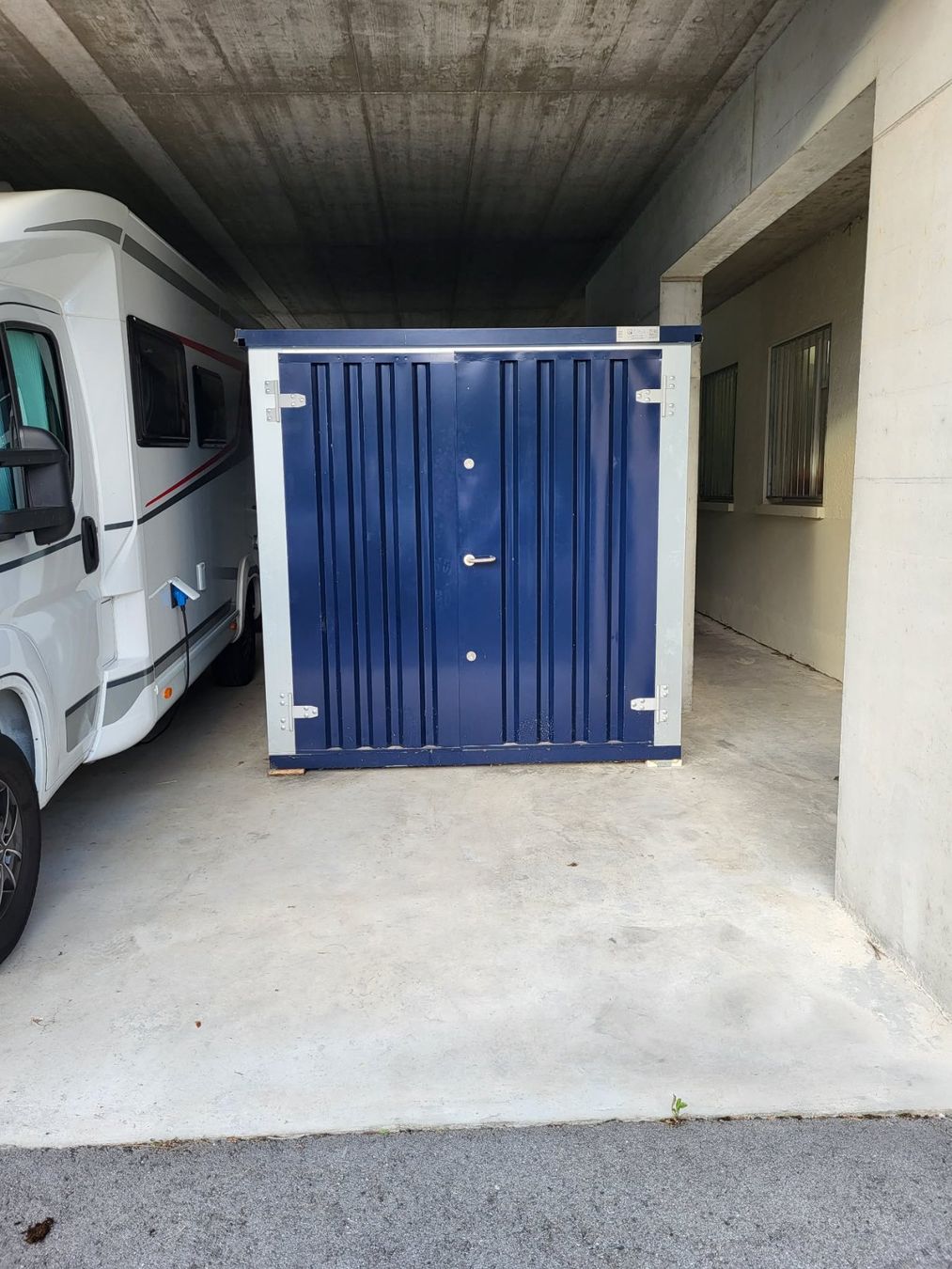 Baucontainer: Materialcontainer blau abschliessbar gebraucht Zustand – Gebraucht aus Walzenhausen von Ransaje